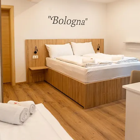 Casa Due - Zum Kleinen Italiener Guest house Geinberg